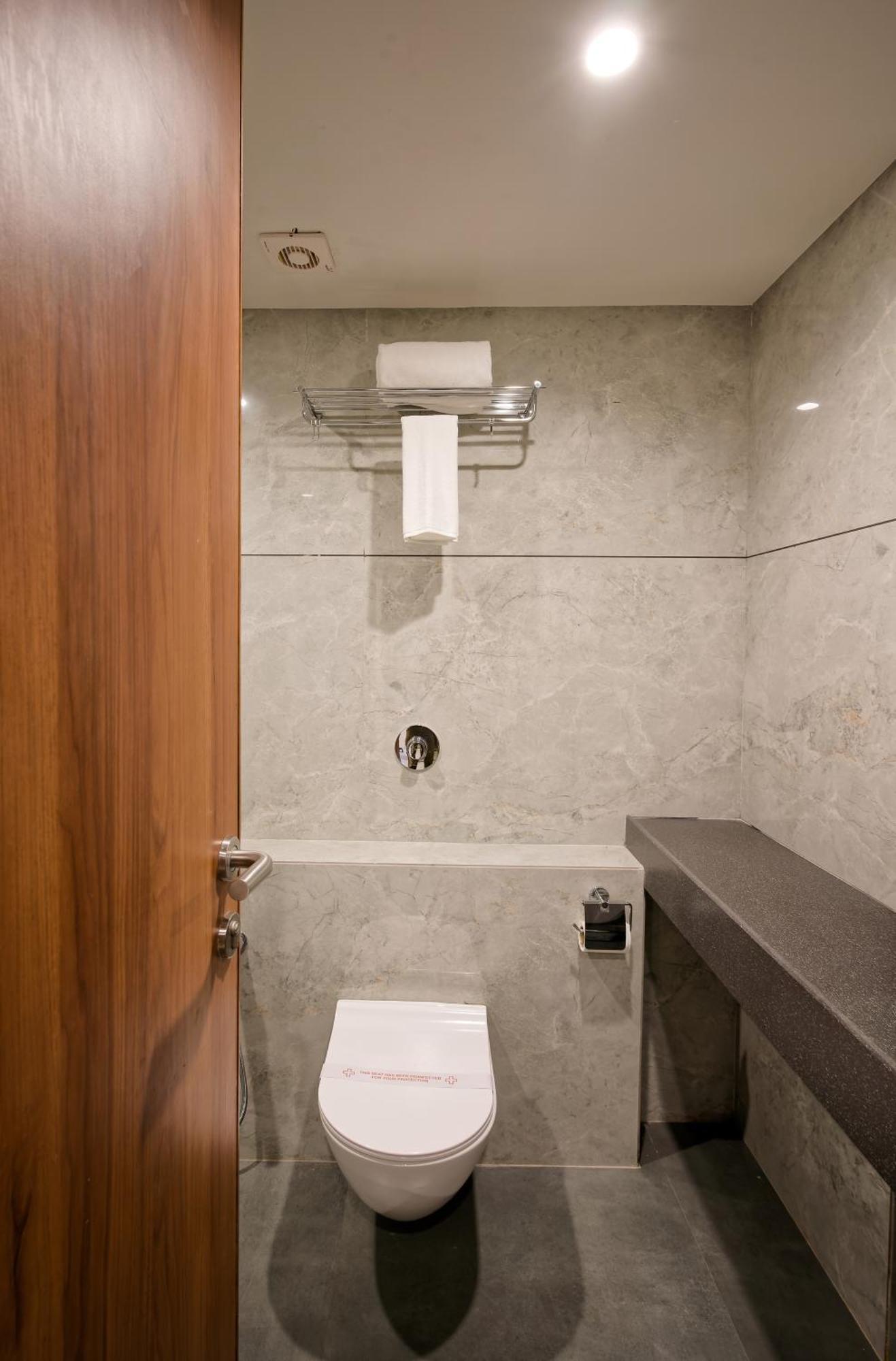 Plenteous Inn Amhedabad Dış mekan fotoğraf