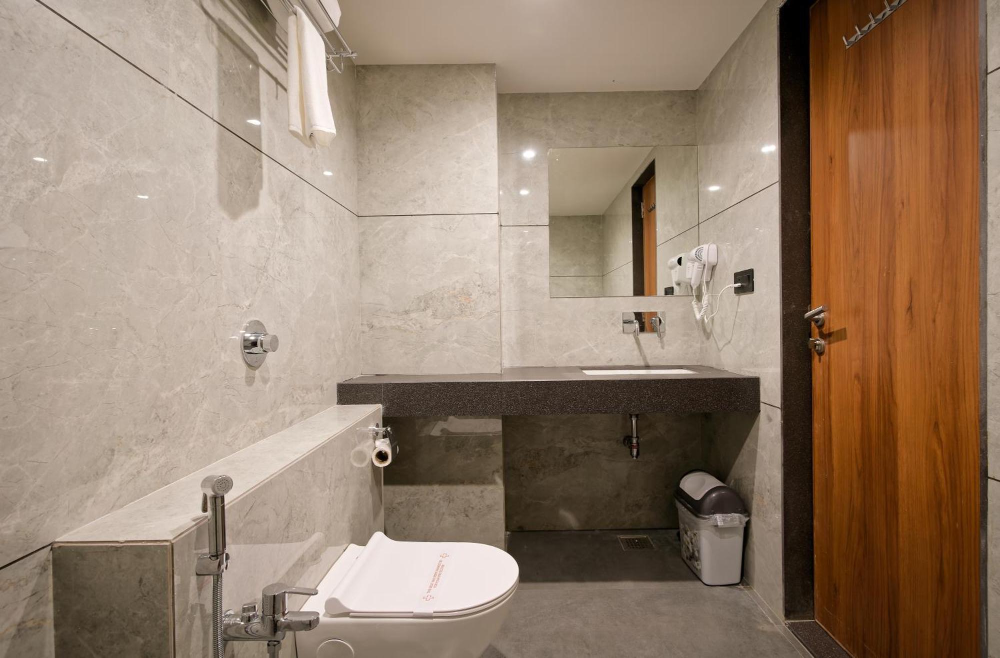 Plenteous Inn Amhedabad Dış mekan fotoğraf