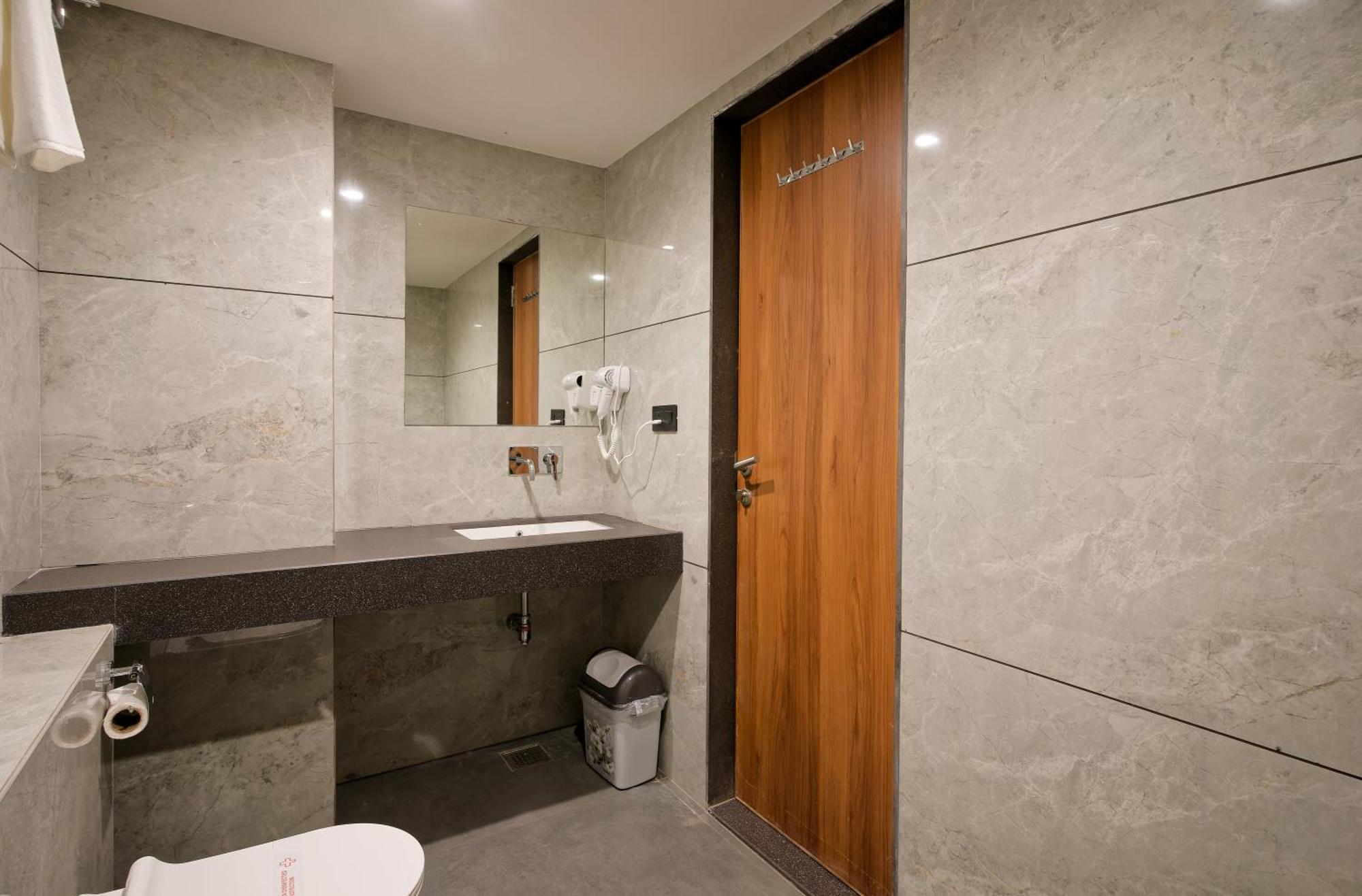 Plenteous Inn Amhedabad Dış mekan fotoğraf