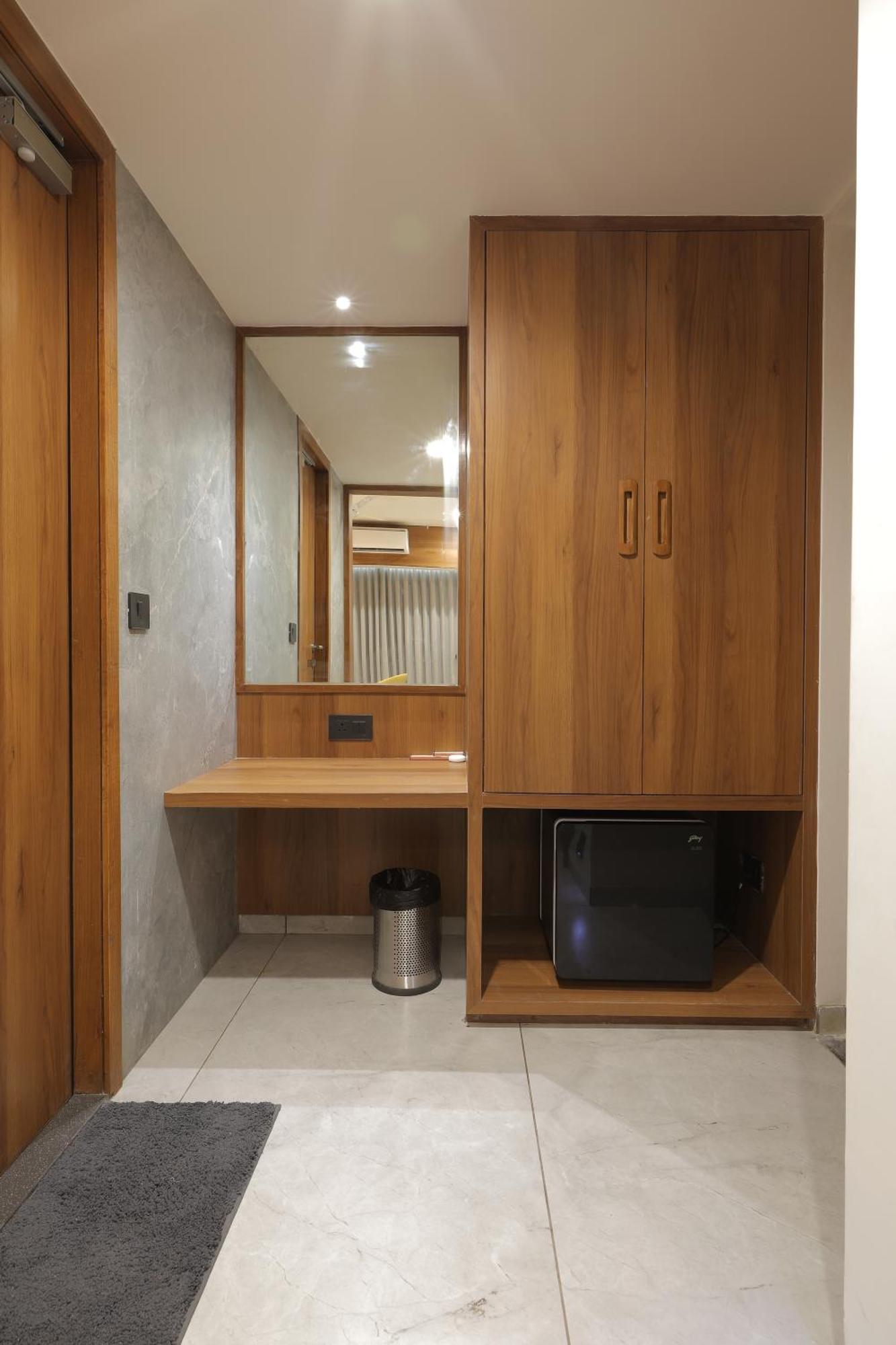 Plenteous Inn Amhedabad Dış mekan fotoğraf