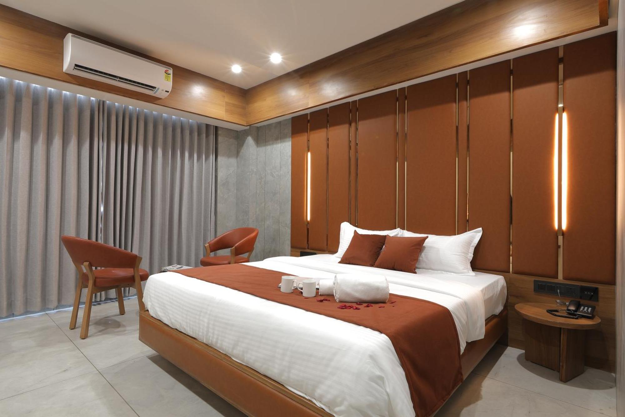 Plenteous Inn Amhedabad Dış mekan fotoğraf
