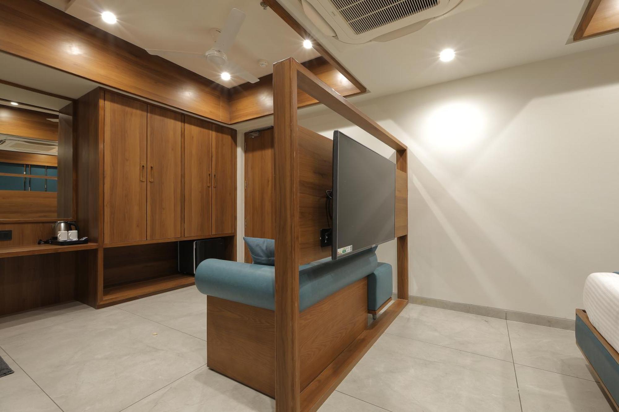 Plenteous Inn Amhedabad Dış mekan fotoğraf