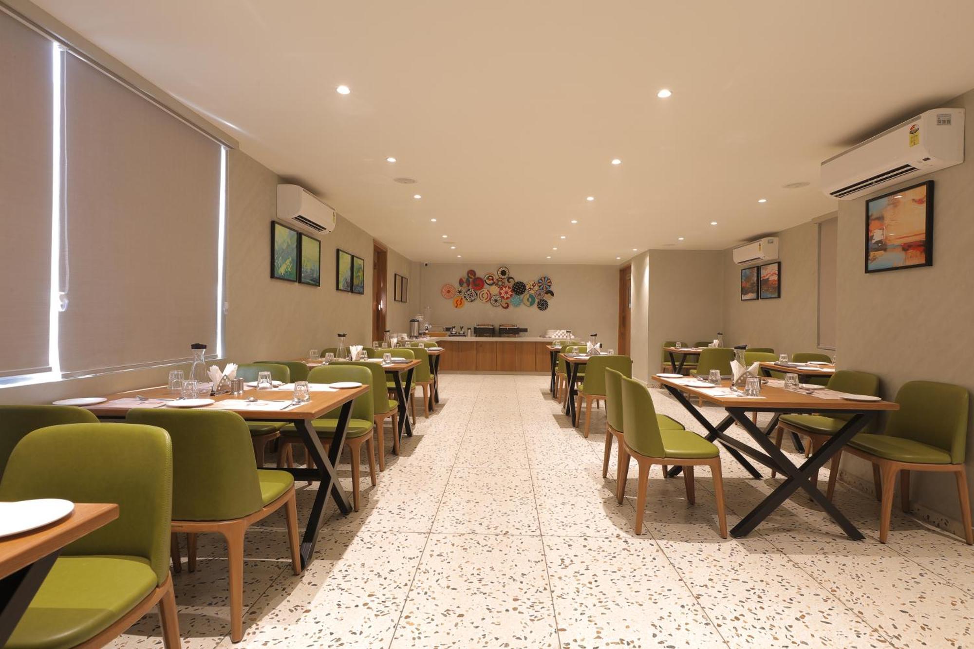 Plenteous Inn Amhedabad Dış mekan fotoğraf