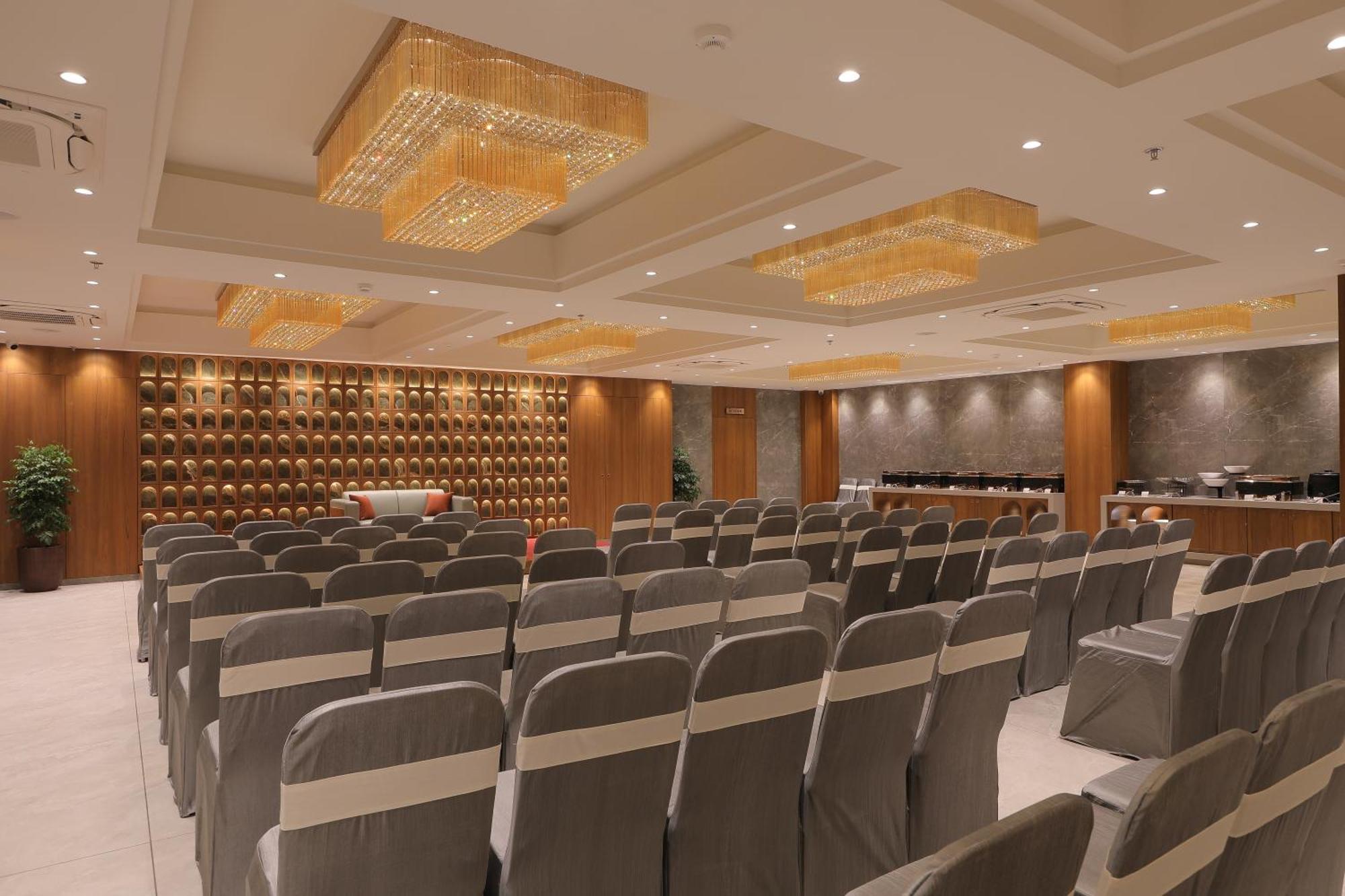 Plenteous Inn Amhedabad Dış mekan fotoğraf
