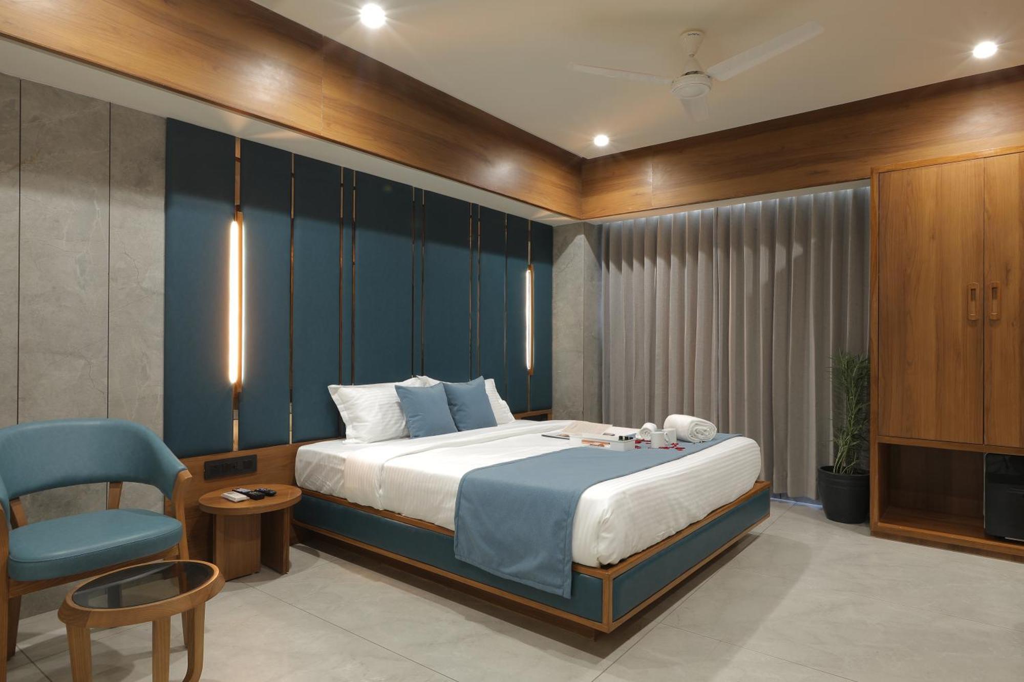 Plenteous Inn Amhedabad Dış mekan fotoğraf