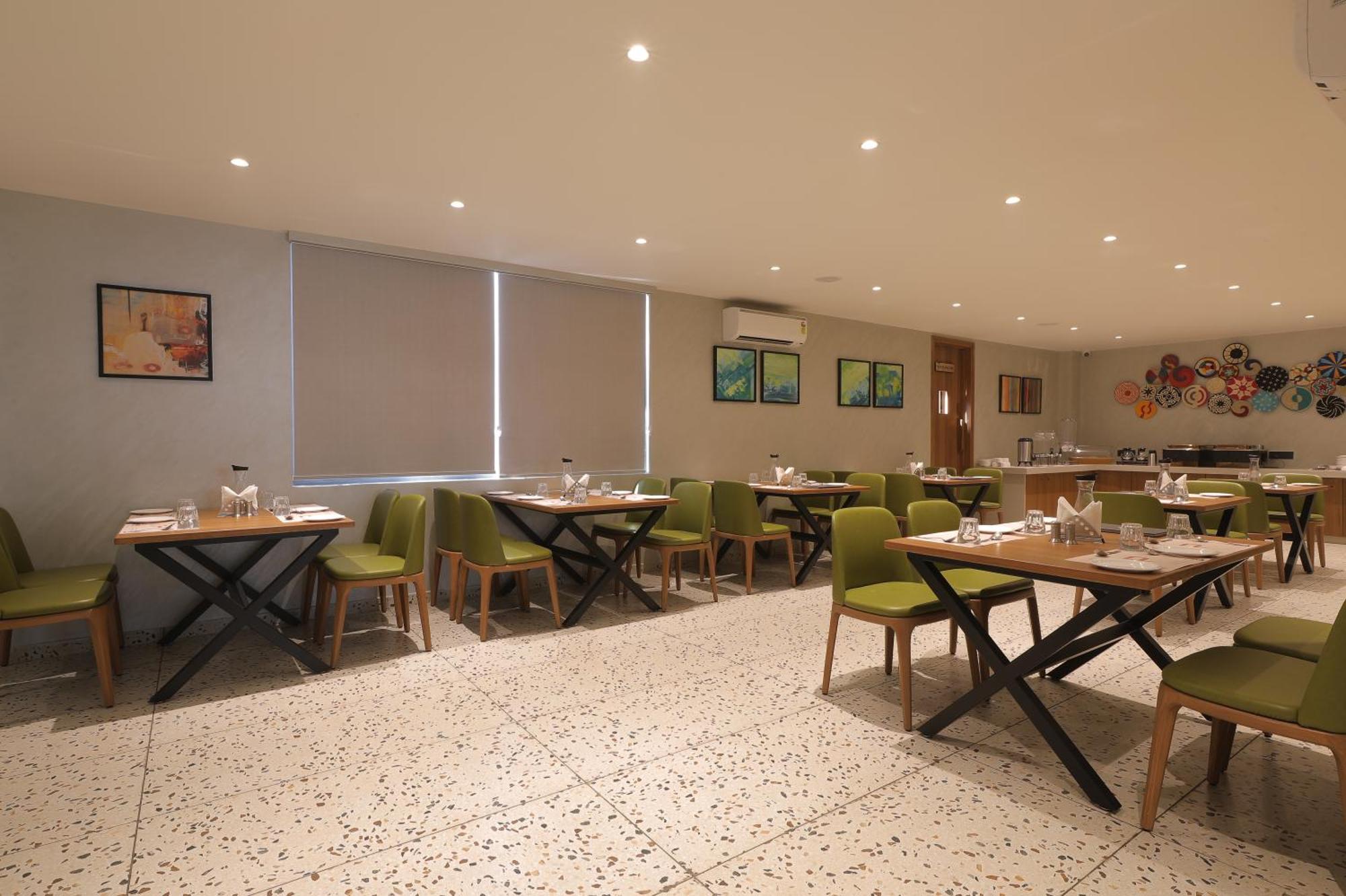Plenteous Inn Amhedabad Dış mekan fotoğraf