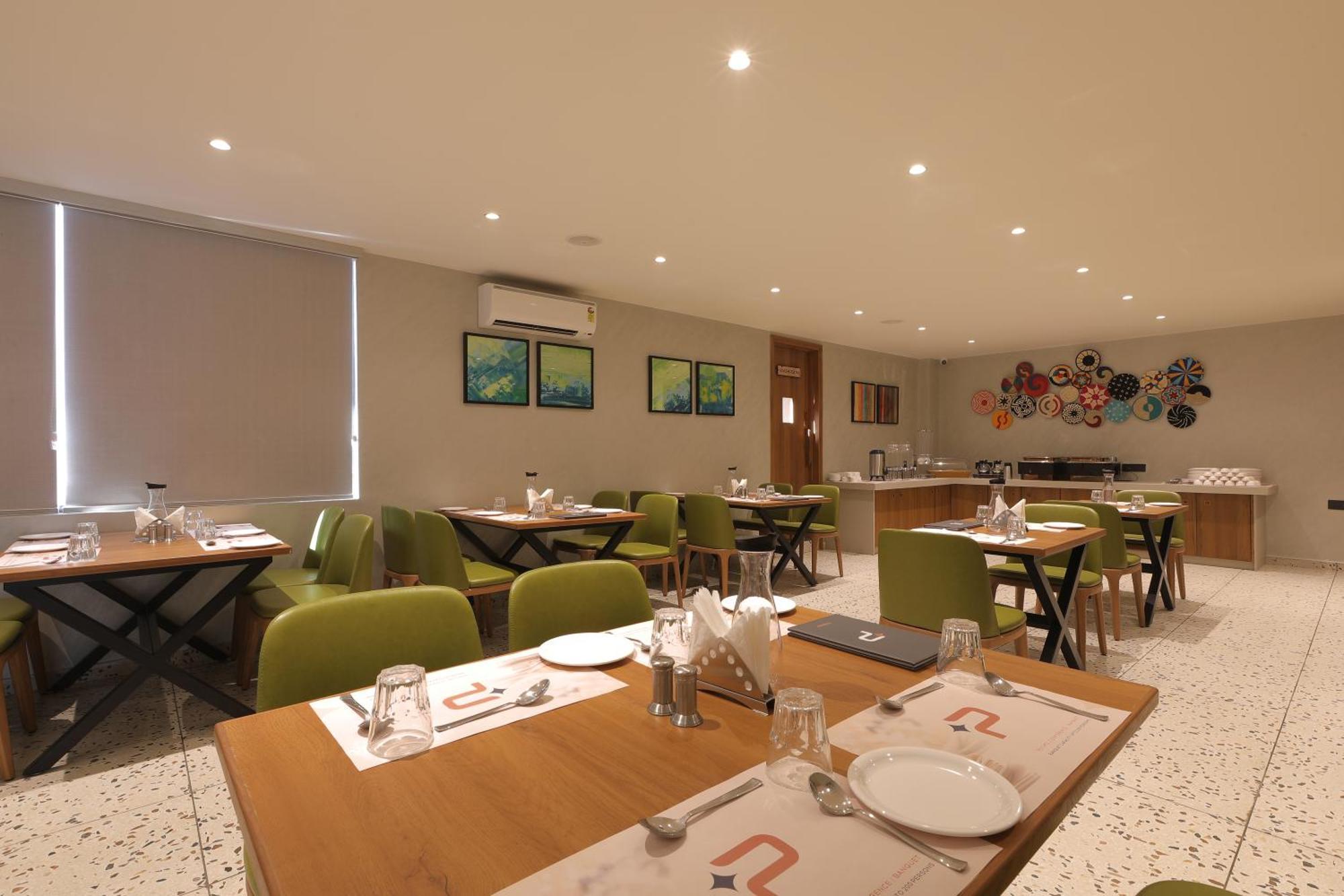 Plenteous Inn Amhedabad Dış mekan fotoğraf