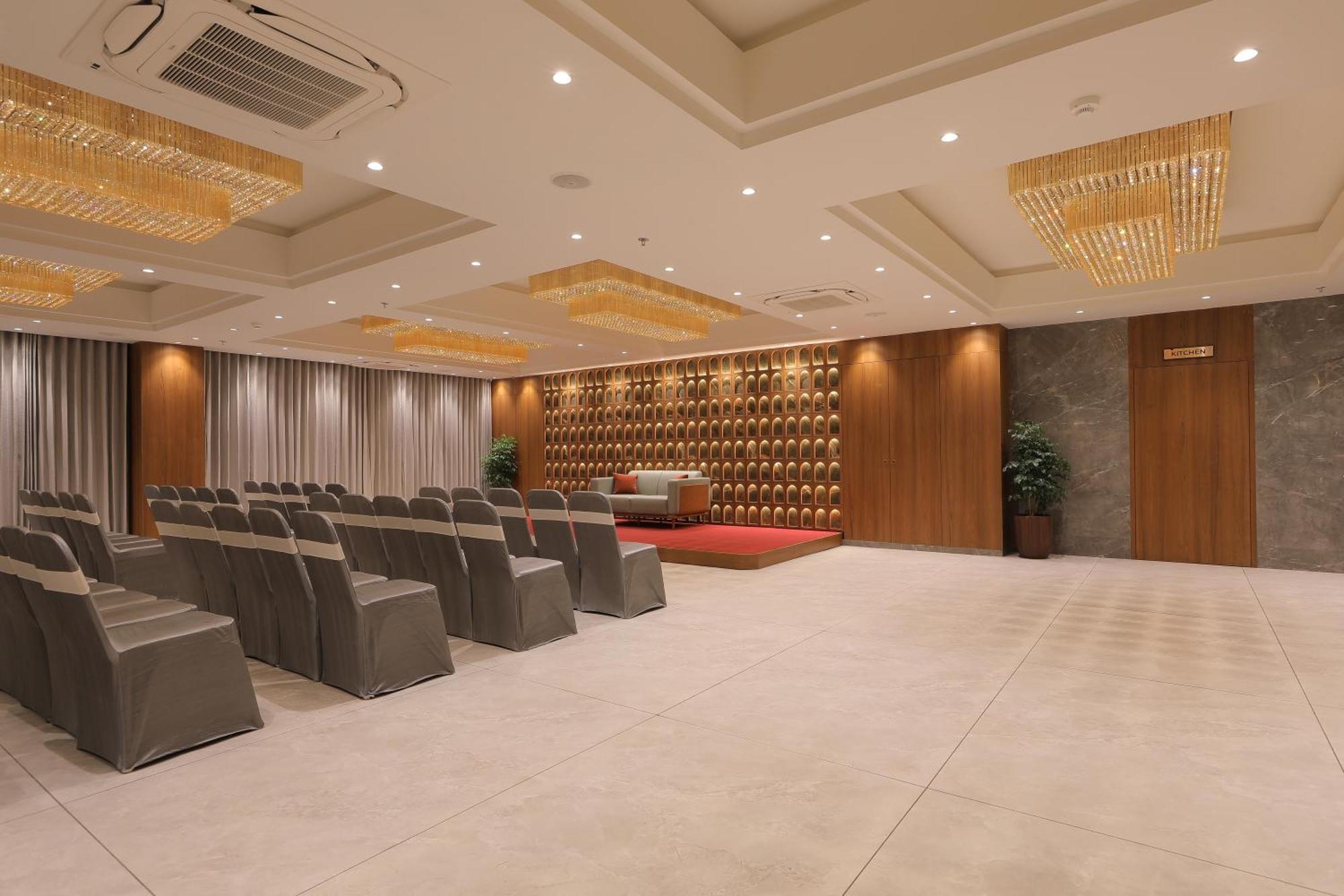 Plenteous Inn Amhedabad Dış mekan fotoğraf