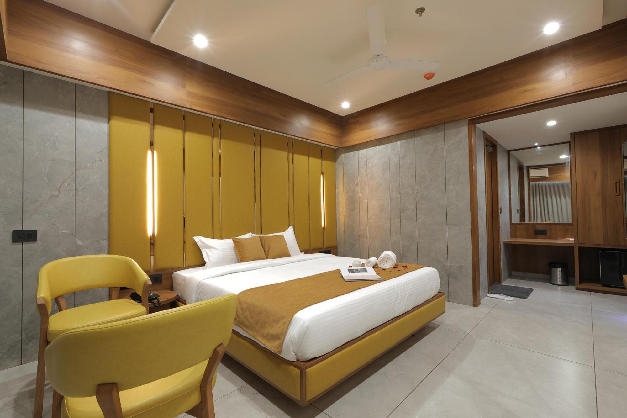 Plenteous Inn Amhedabad Dış mekan fotoğraf