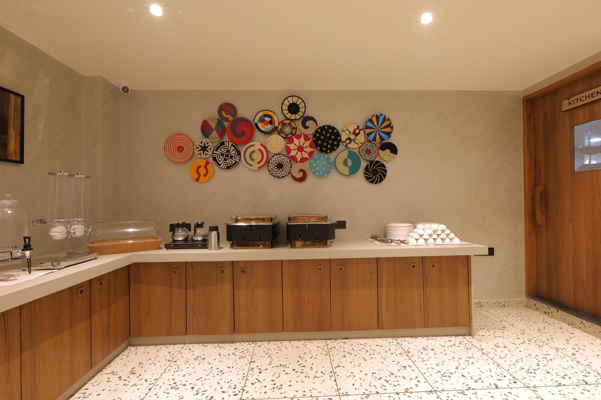 Plenteous Inn Amhedabad Dış mekan fotoğraf