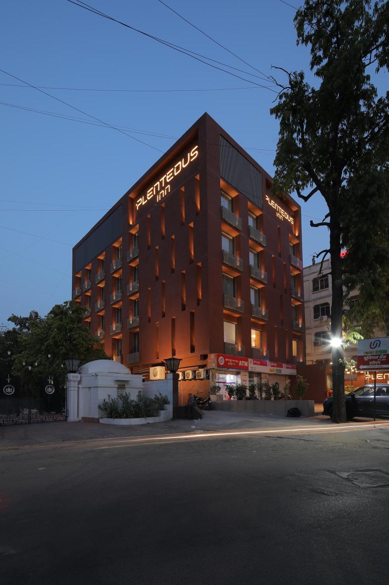 Plenteous Inn Amhedabad Dış mekan fotoğraf