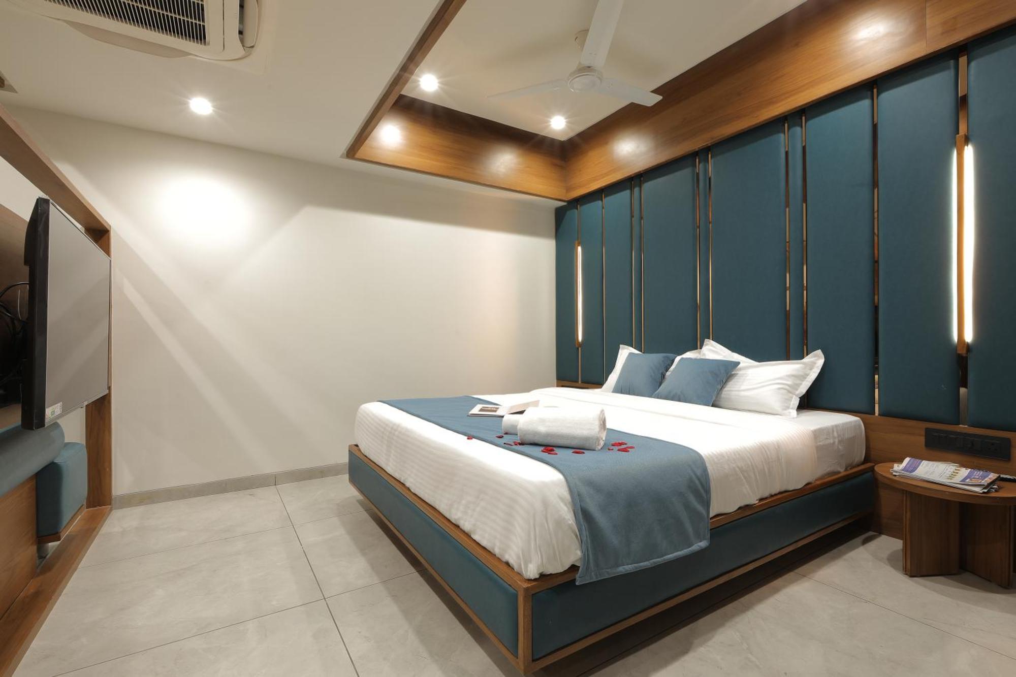 Plenteous Inn Amhedabad Dış mekan fotoğraf