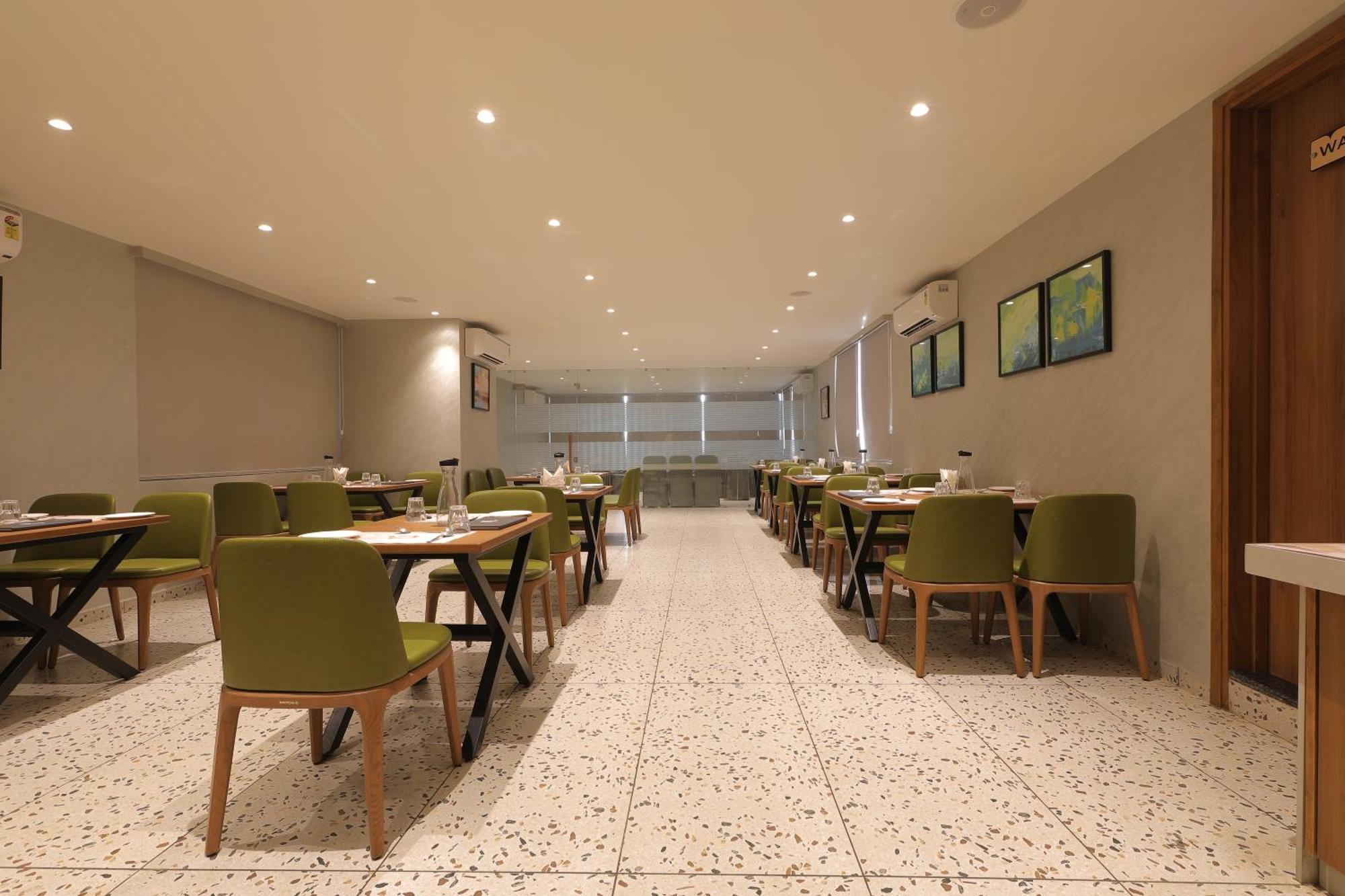 Plenteous Inn Amhedabad Dış mekan fotoğraf