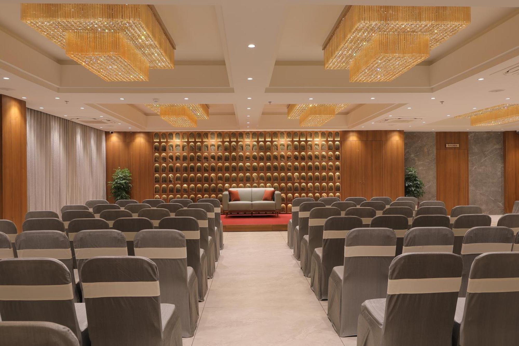 Plenteous Inn Amhedabad Dış mekan fotoğraf