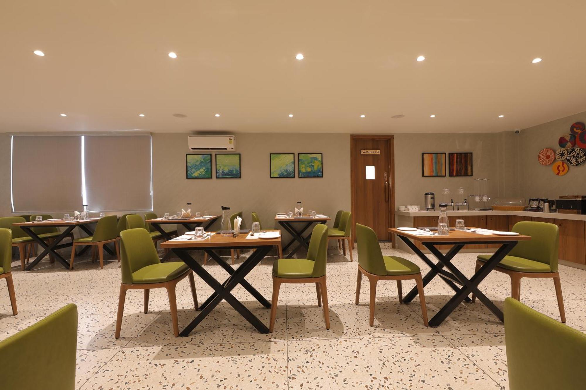 Plenteous Inn Amhedabad Dış mekan fotoğraf