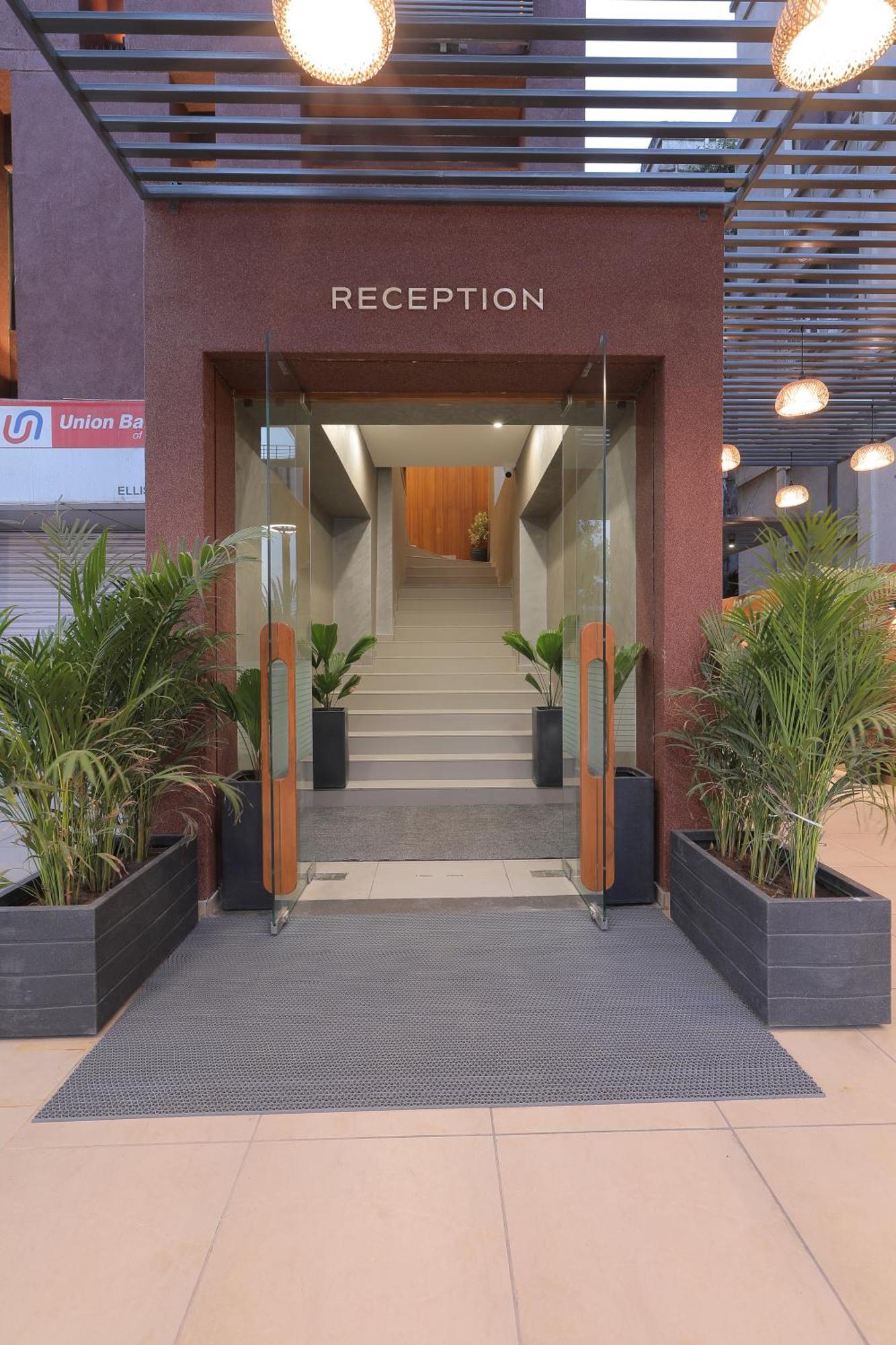 Plenteous Inn Amhedabad Dış mekan fotoğraf