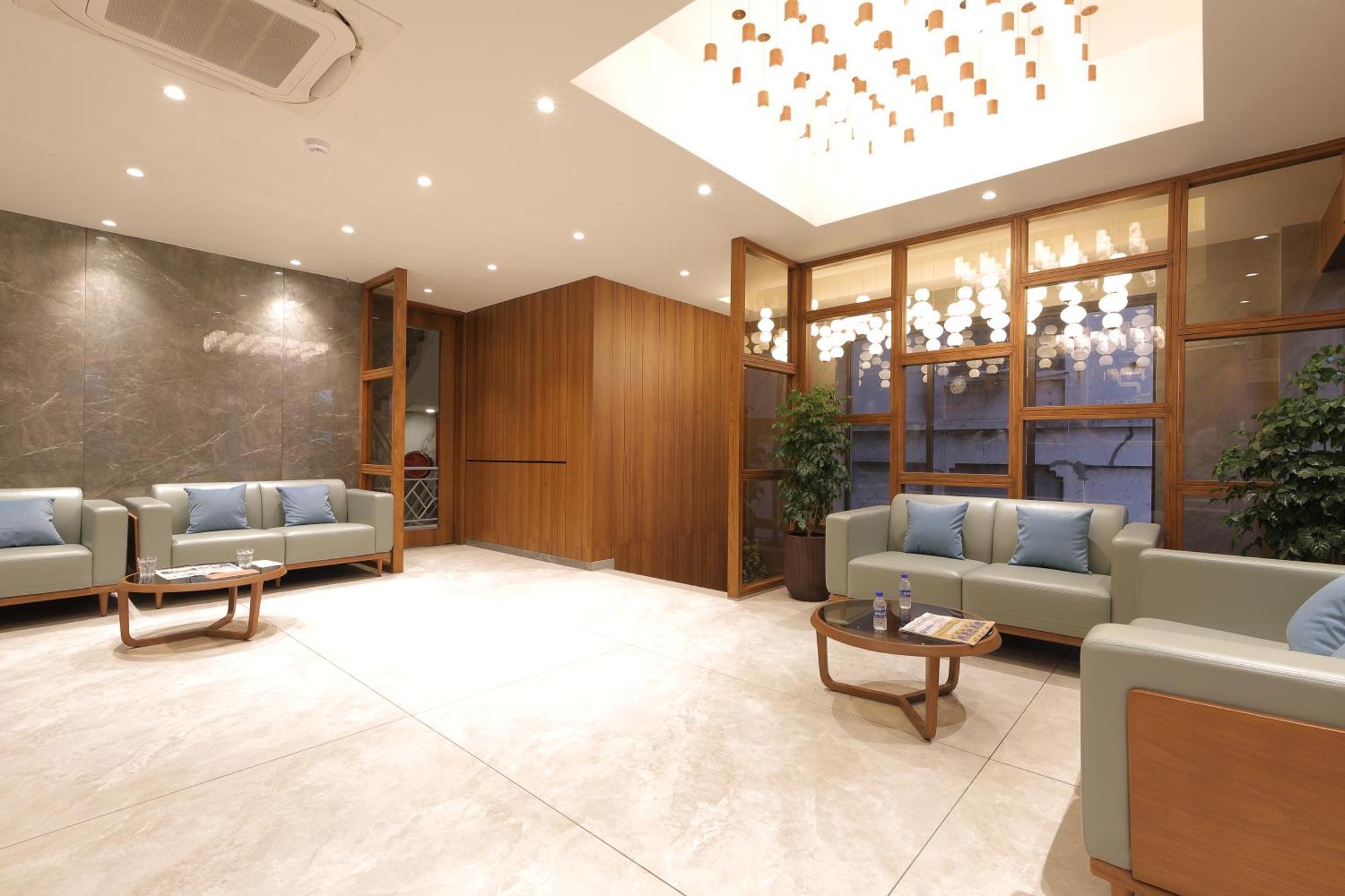 Plenteous Inn Amhedabad Dış mekan fotoğraf