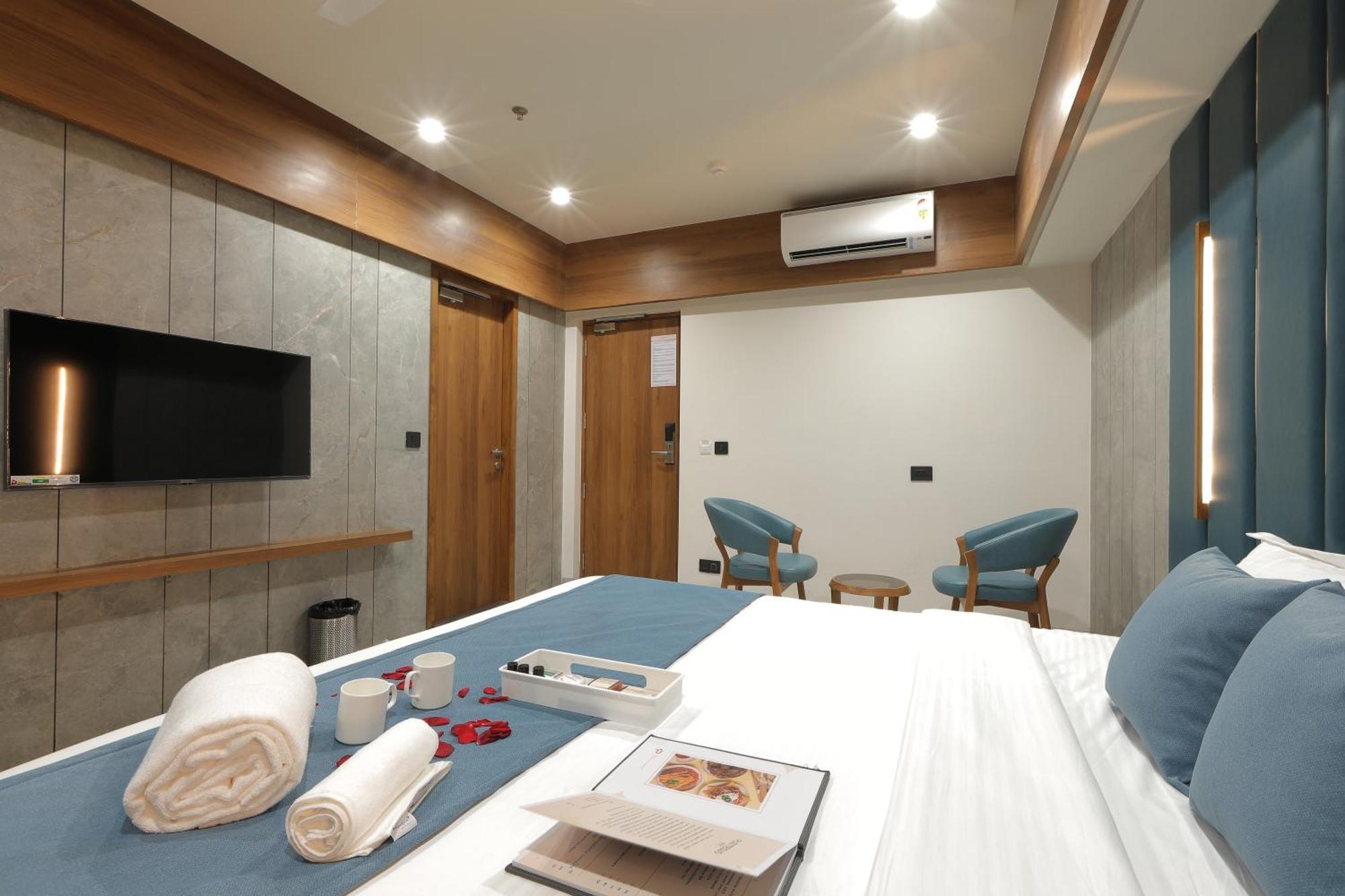 Plenteous Inn Amhedabad Dış mekan fotoğraf