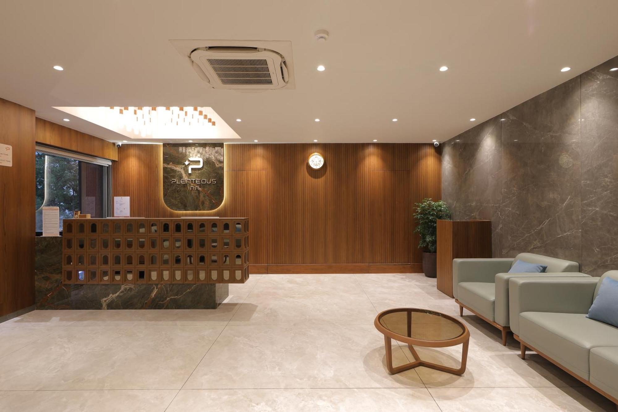 Plenteous Inn Amhedabad Dış mekan fotoğraf