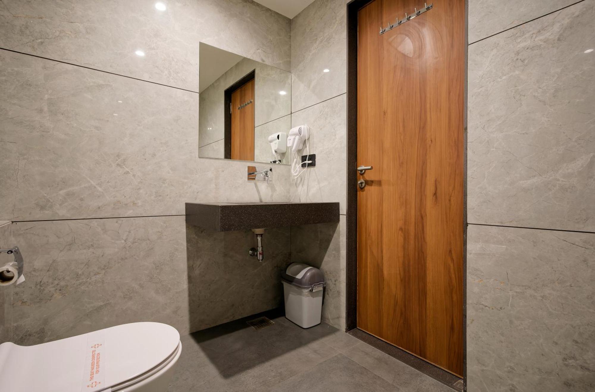 Plenteous Inn Amhedabad Dış mekan fotoğraf